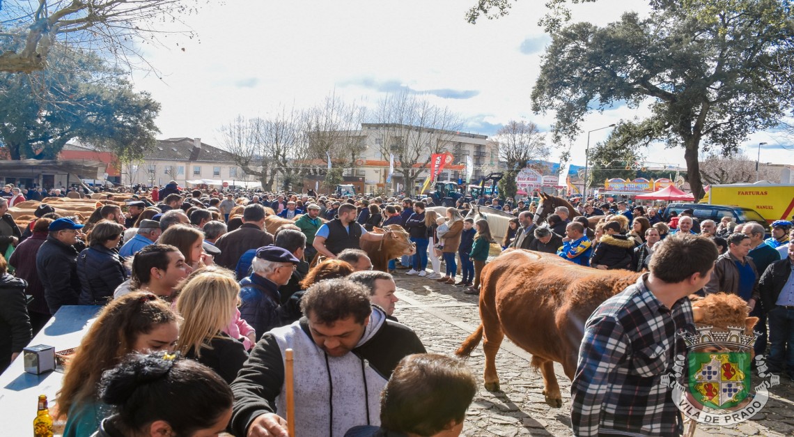 Mar de gente na Vila de Prado para a secular Feira dos Vinte!