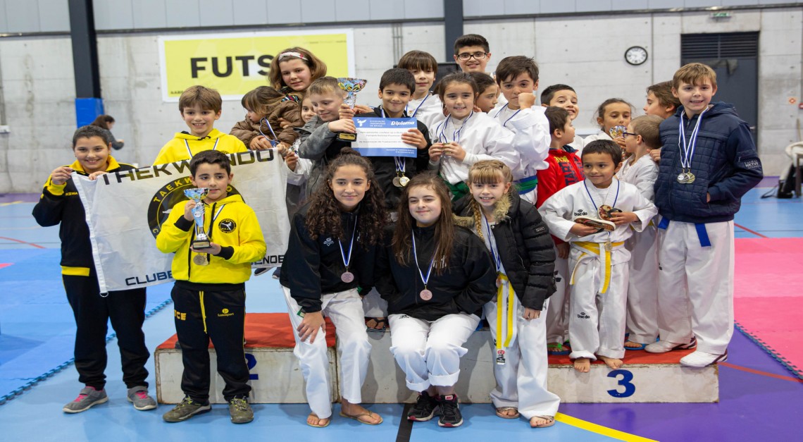 Taekwondo do GD Prado é campeão distrital de Infantis em Poomsae