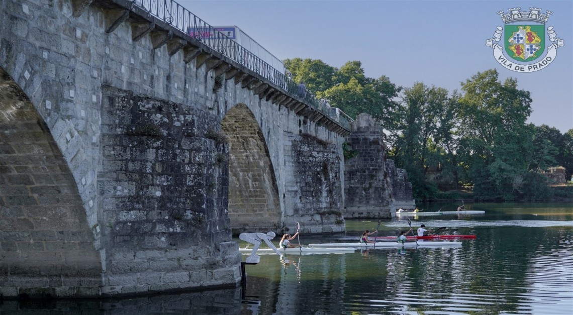 Estátua homenageia mergulhadores da Ponte de Prado